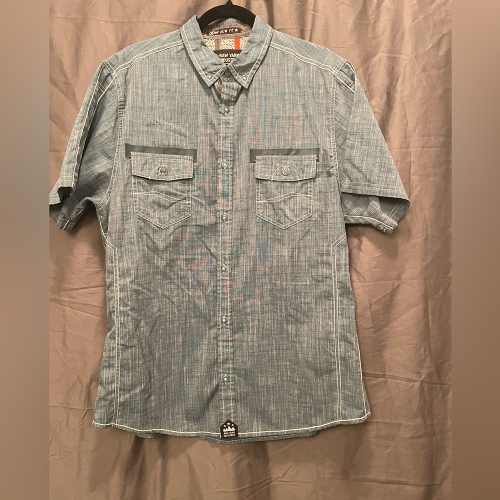 Men’s XL Raw Yarn Ind. button front short sleeve shirt. Button collar. Slim fit
